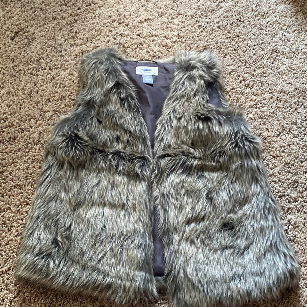 Girls Old Navy Size Medium Faux Fur Vest